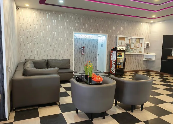 Max Hotel