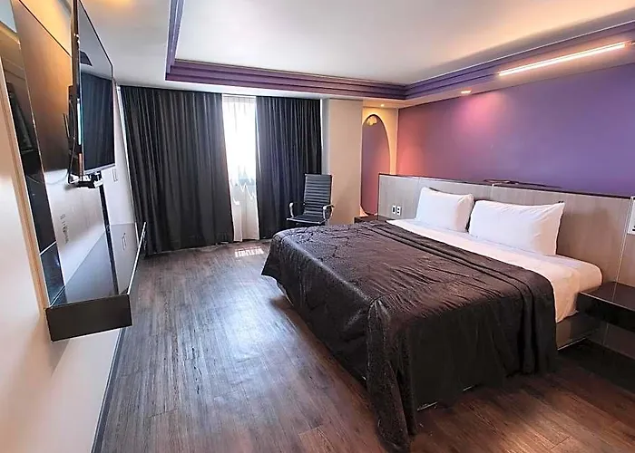 Max 3* Mexico City